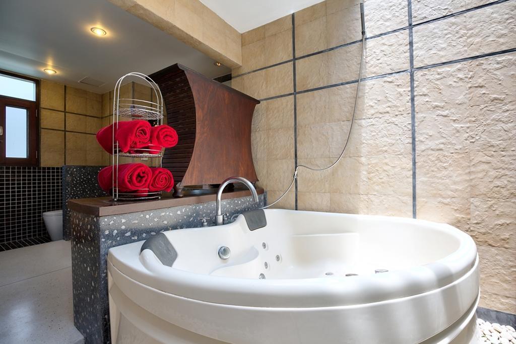 Emerald Sands - Beach Front 4 Bed Pool Villa サムイ島 部屋 写真
